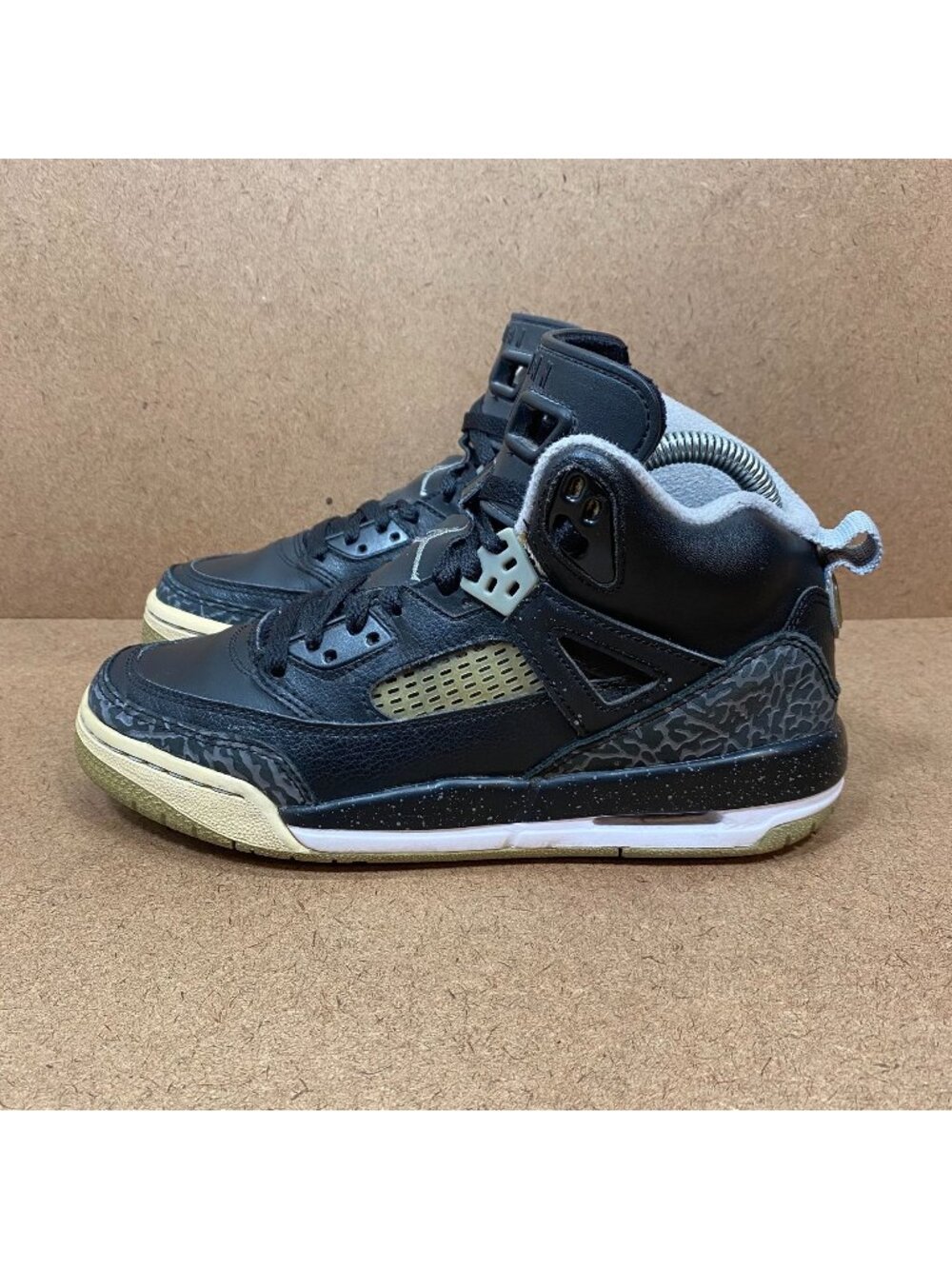 Air Jordan Spizike Black Cement Youth Size 5.5Y Basketball Shoes Elephant Print